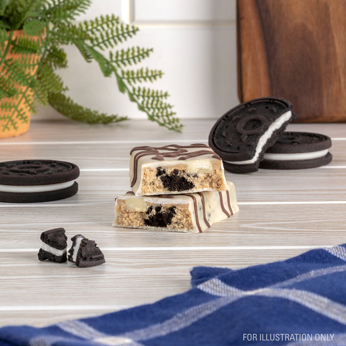 dipped-cookies-and-cream-protein-bars-g2 15807_QN_USA_ProteinBar_CAC_InterimAssetUpdate_Digital-Dipped-ProductCarouselSet_Tabletop1.jpg
